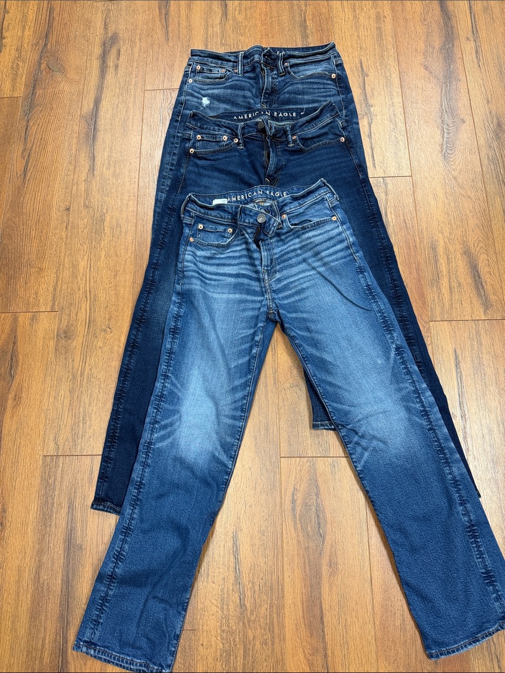 American Eagle Outfitters Women’s Straight Leg Jeans in Blue Wash Trio